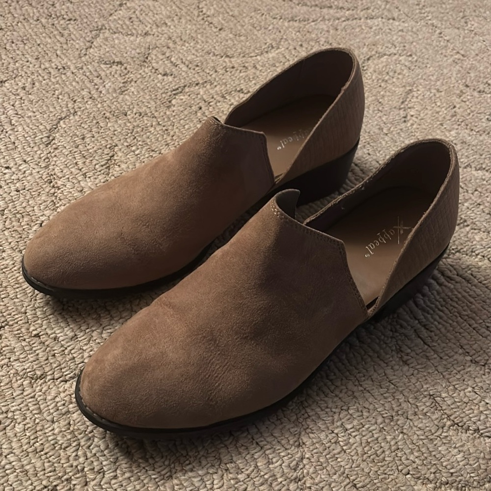 Xappeal sueded casual bootie size 11